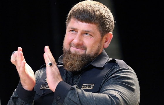 Кадыров заболел, но это нормально: власти прокомментировали состояние главы Чечни