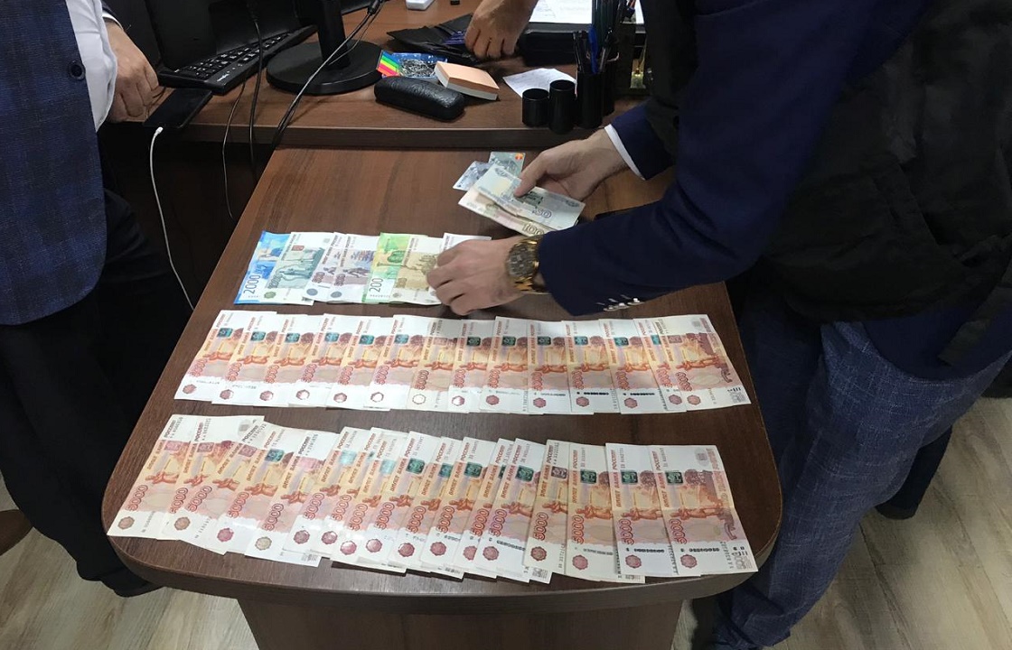 Коррупционное гражданство: полицейские Ялты торговали российскими паспортами  