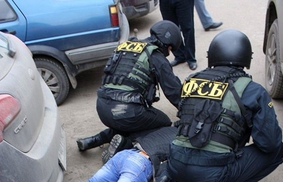 Украинского экстремиста с бомбой задержали в Крыму