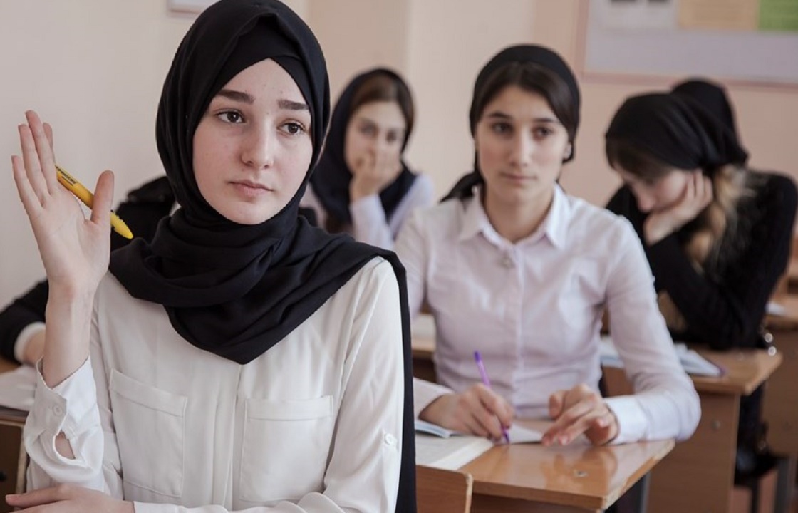 В школах Махачкалы «возяли на учет» девочек в хиджабах