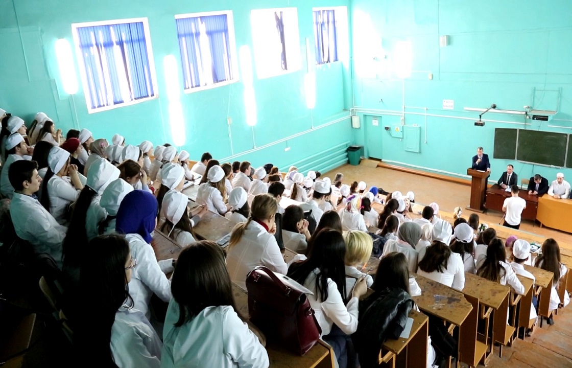 Диплом – за 200 тысяч. Задержан сотрудник медуниверситета в Махачкале