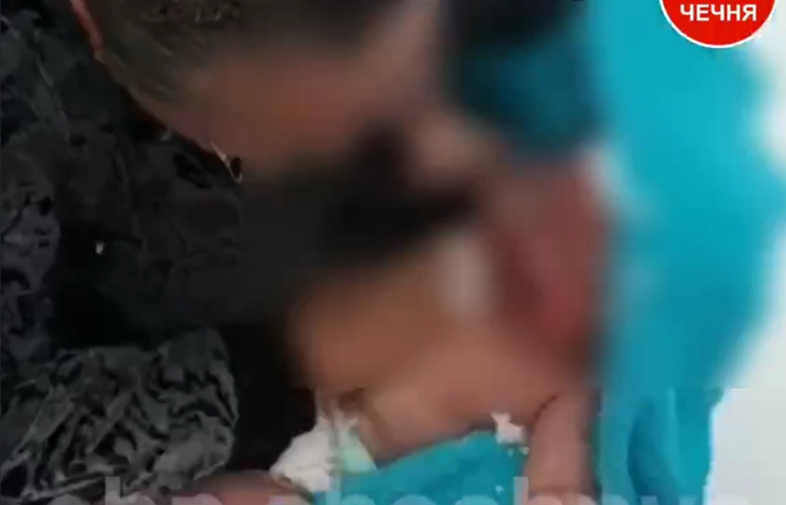 Прокурора Чечни заинтересовал ролик закаливания новорожденного. Видео