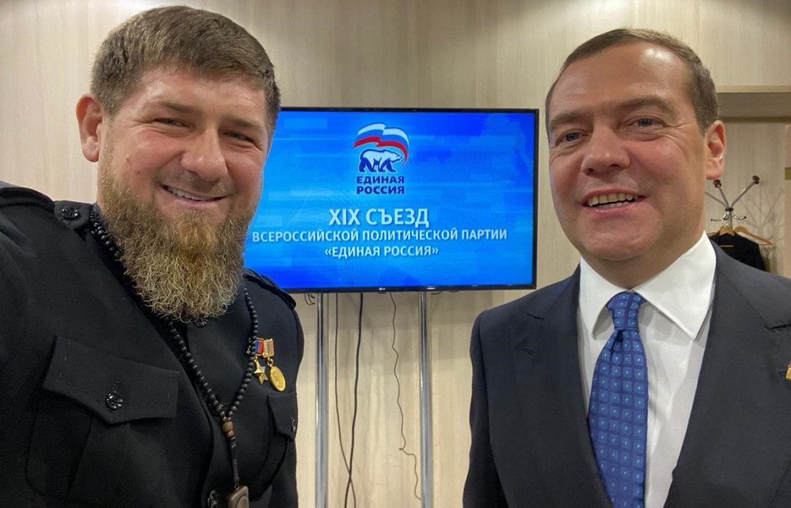 Кадыров рассказал, что делает увидев Медведева