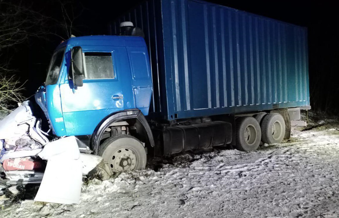 Пять парней погибли в лобовом ДТП с КамАЗом в Северной Осетии. Фото