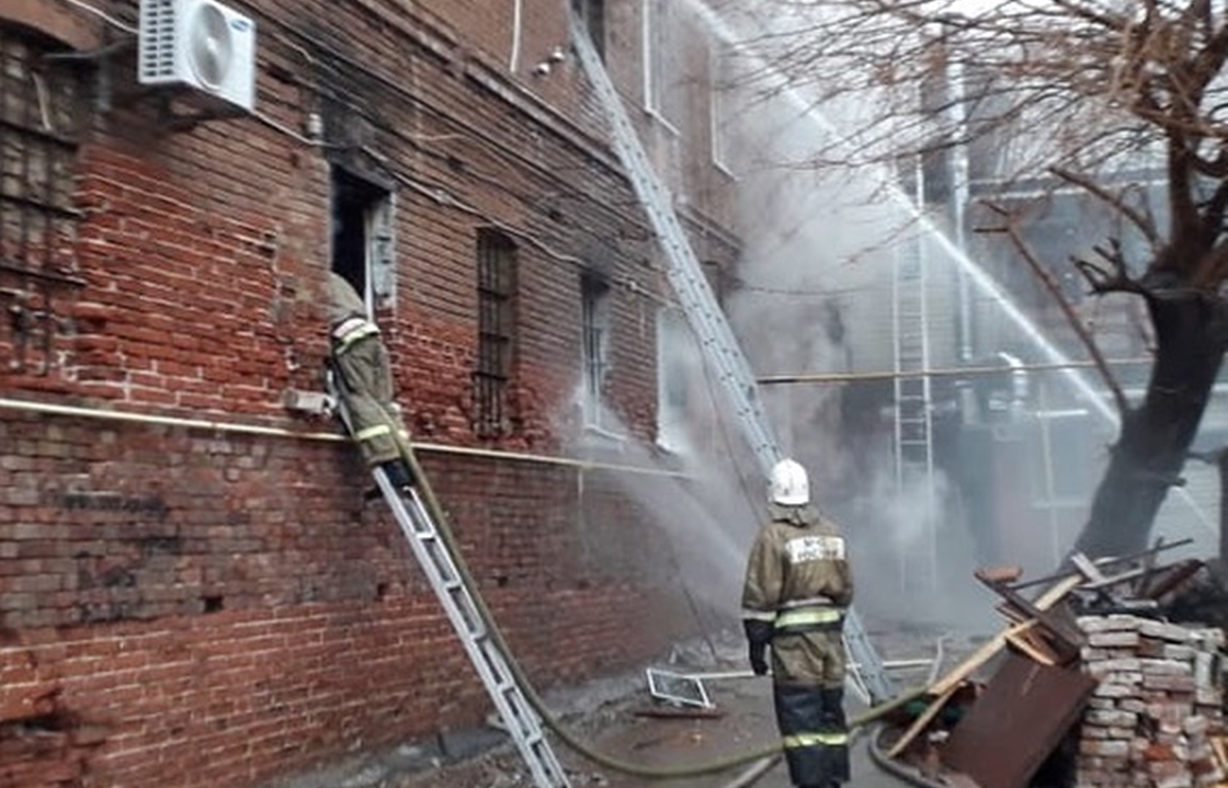 В результате ночного пожара в Астрахани погиб человек