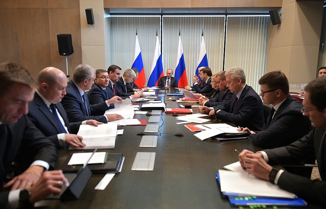 Об успехах и проблемах Крыма Путин поговорил в Ялте