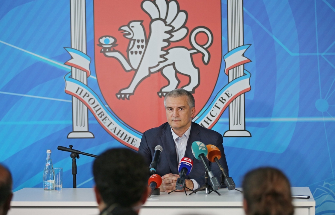Аксенов рассказал, кто укрепляет мир в Крыму
