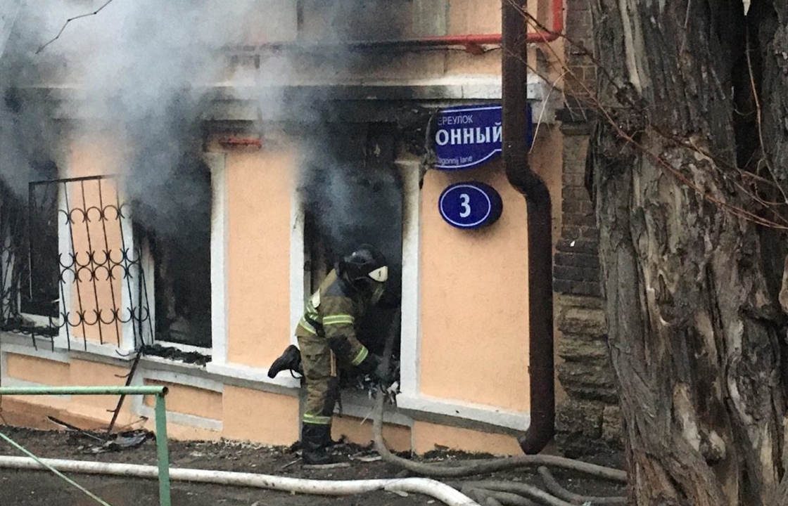 Ростовские пожарные спасли жильцов дома от гибели