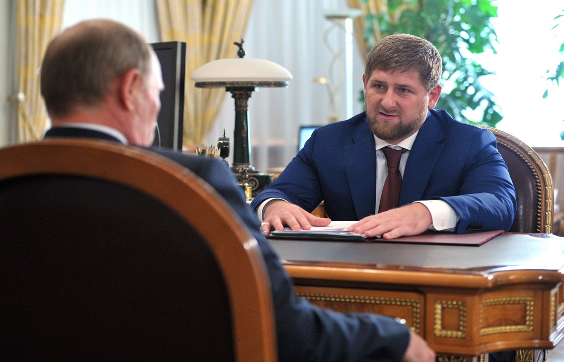Кадыров не спешит комментировать свое назначение представителем Путина