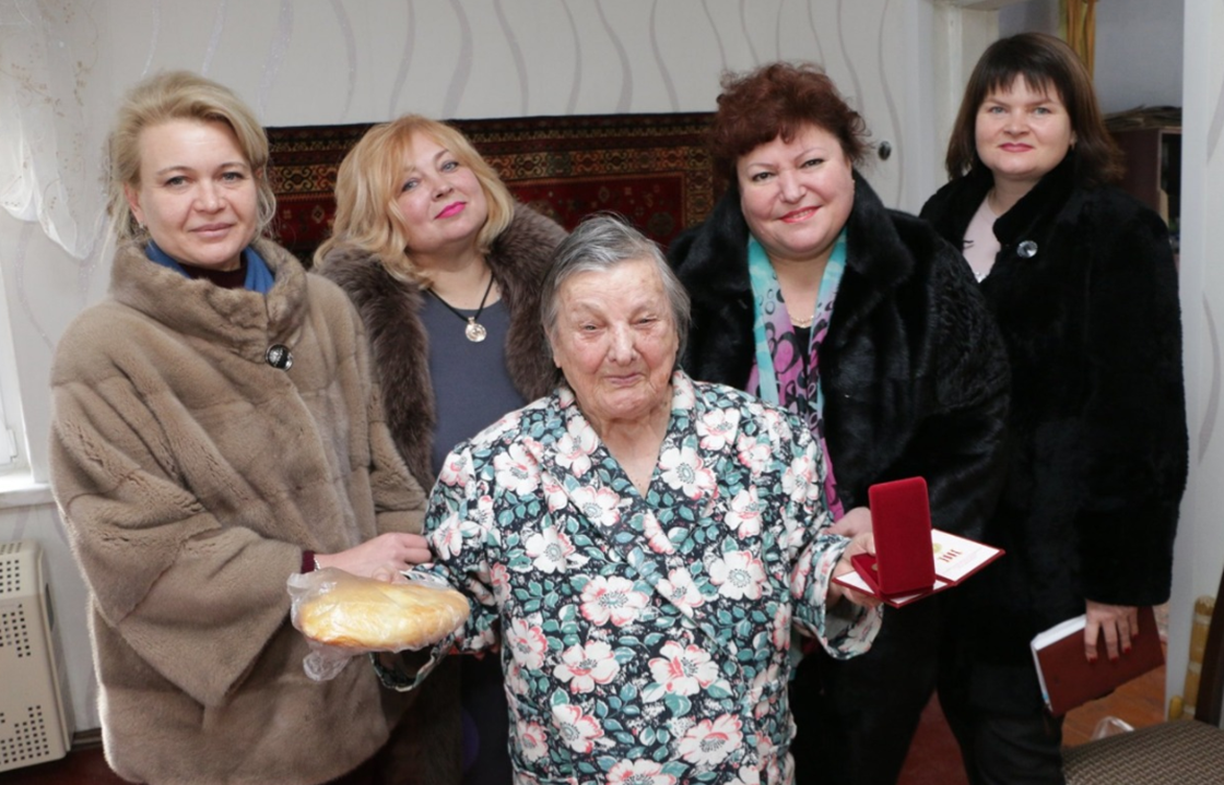 Глава Крыма разобрал ошибки керченских чиновниц, подаривших хлеб ветерану