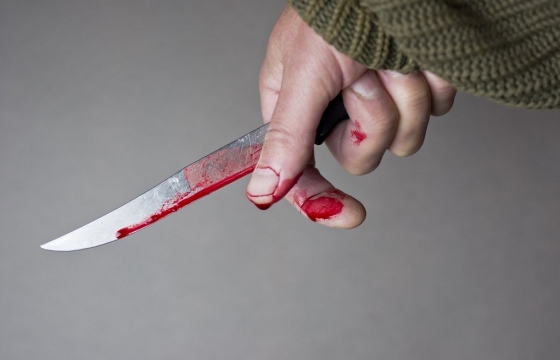 Кровавая драма: крымчанка зарезала сына и попыталась отравиться