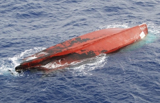 Двое погибли и один выжил в результате опрокидывания лодки в Астрахани
