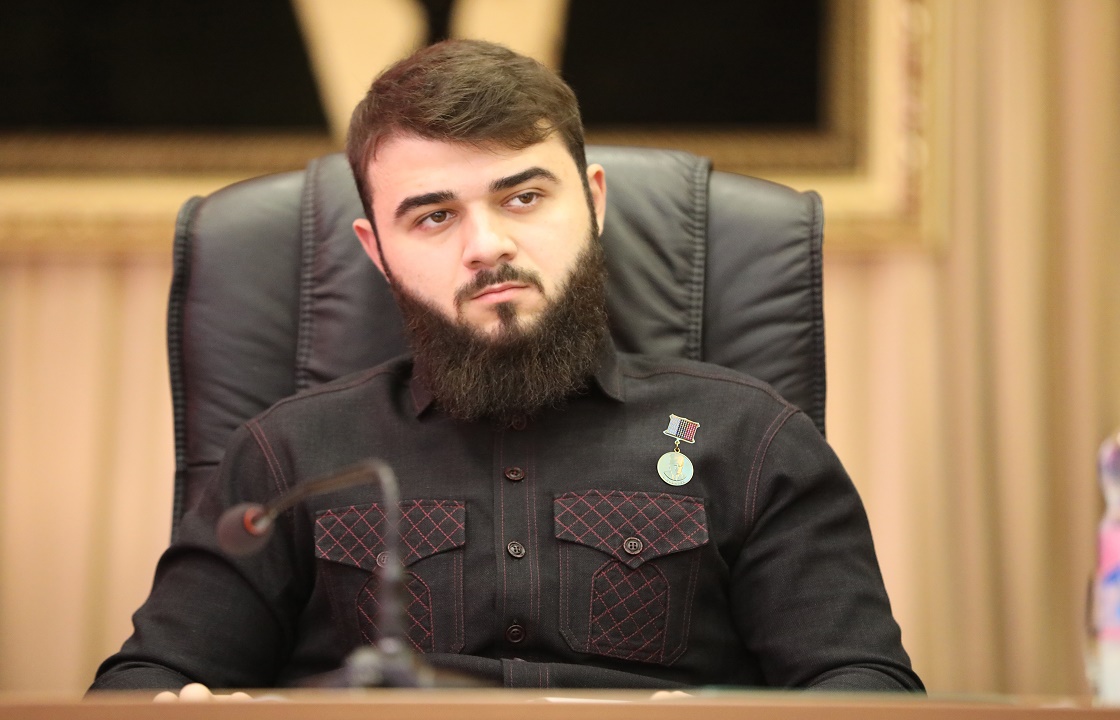  Любит «Несквик» и «Ред булл»: 23-летний племянник Кадырова возглавил Совбез Чечни