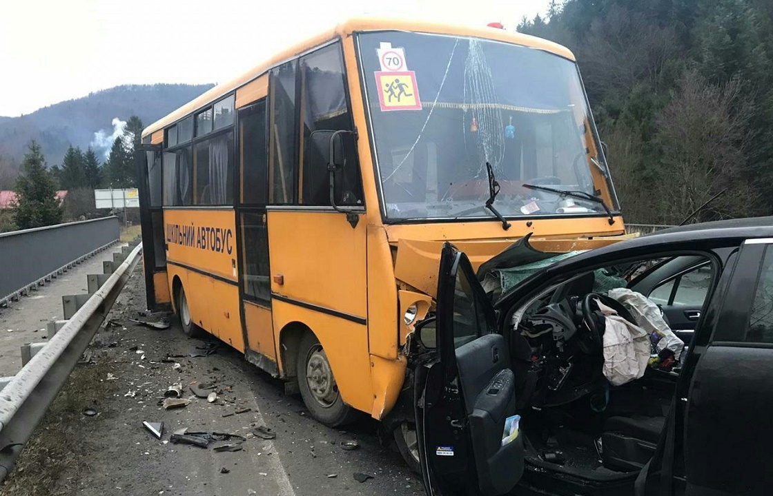 Школьный автобус попал в ДТП на Кубани