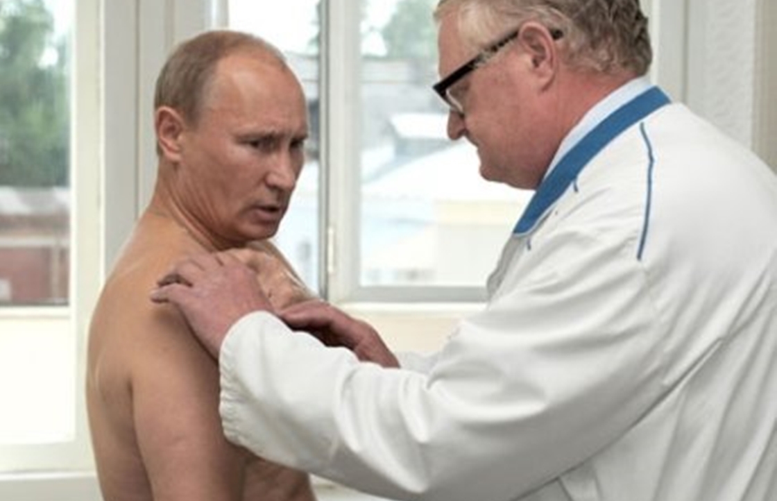 Кремль опроверг подозрения о заражении Путина коронавирусом