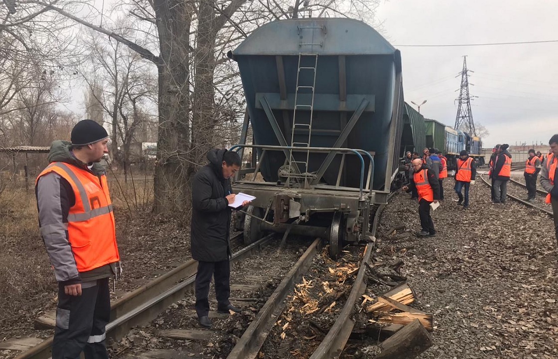 Грузовой поезд сбил 71-летнего пенсионера из Ростовской области