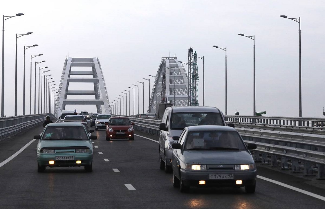 Полная самоизоляция: на Крымском мосту появятся блокпосты