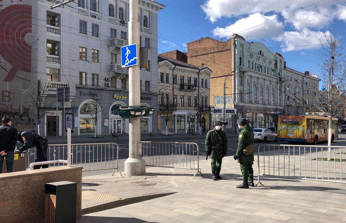Перекрытые улицы и посты контроля: в Ростове ввели новые меры против коронавируса