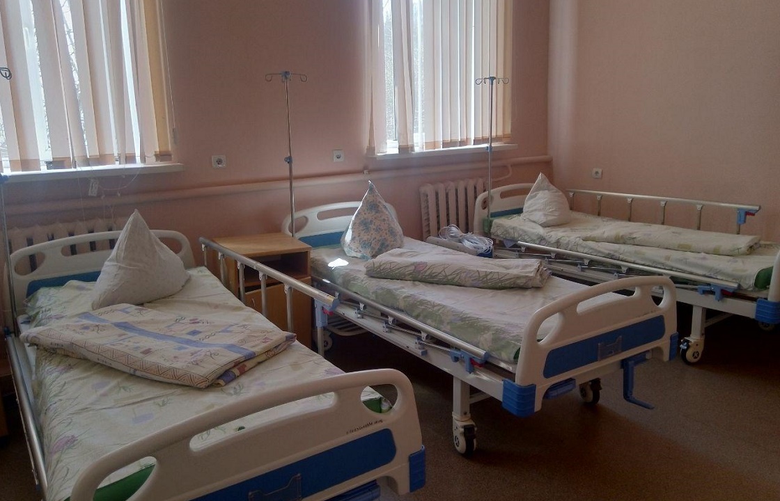 детская кровать в больнице