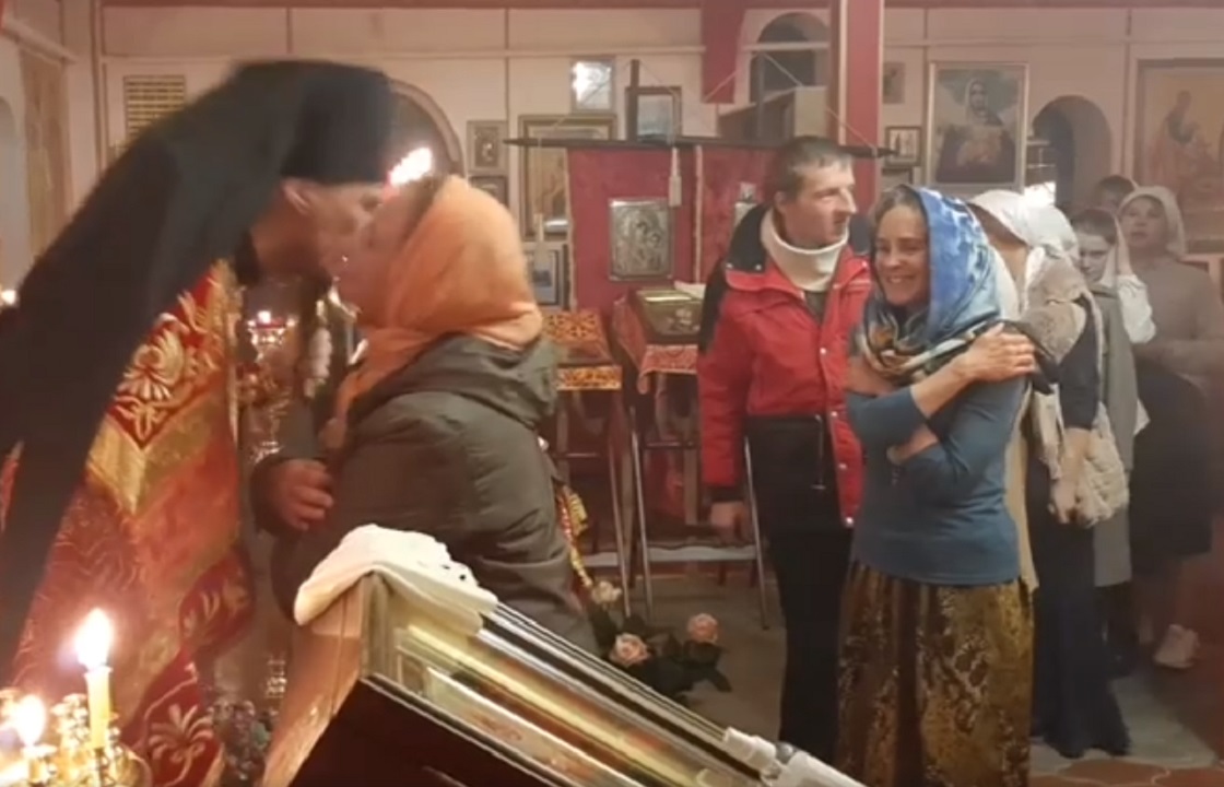 Священник в Кабардино-Балкарии несмотря на запрет, провел Пасху с прихожанами. Видео