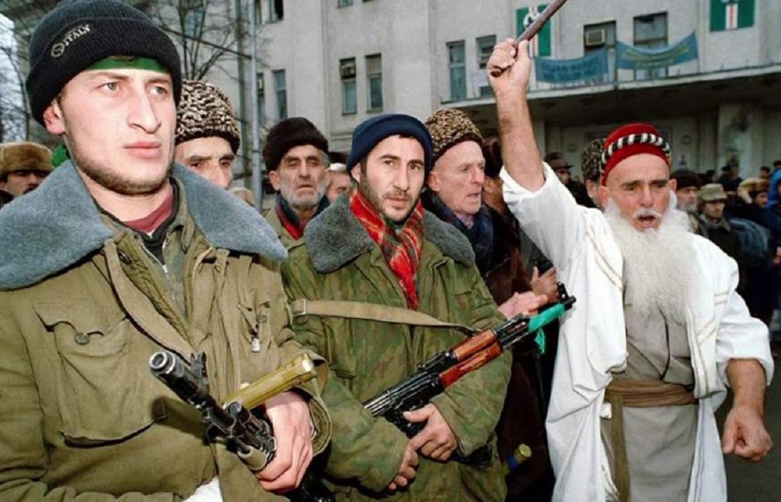 Кадыров пообещал увольнять чиновников, мешающих родственникам боевиков