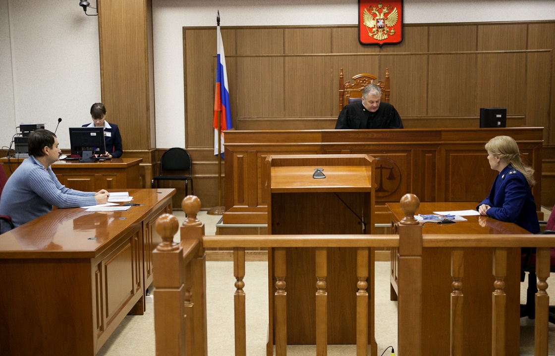 Адвокат из Изобильного взял с семьи наркозависимого 2 млн рублей за нужный приговор