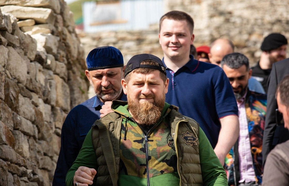Кадыров призвал чеченцев дать решительный отпор критиками республики