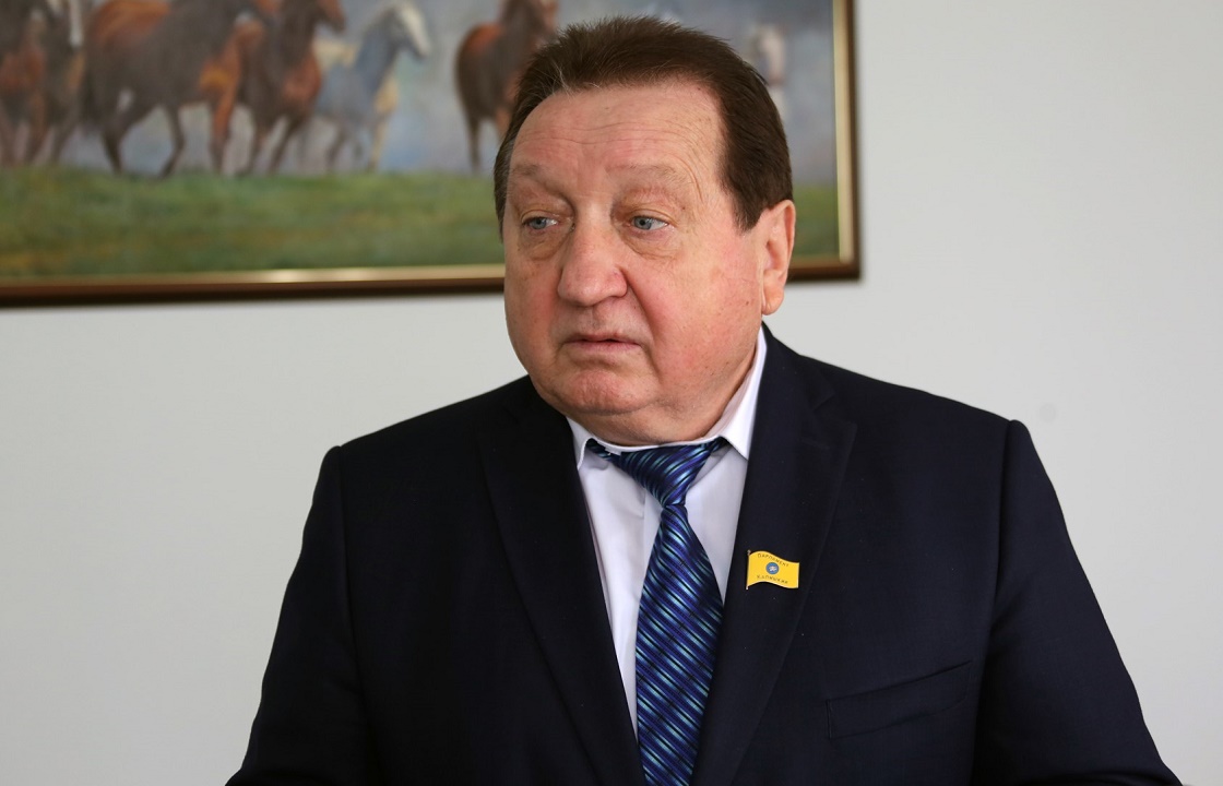 Депутаты потребовали отставки спикера парламента Калмыкии