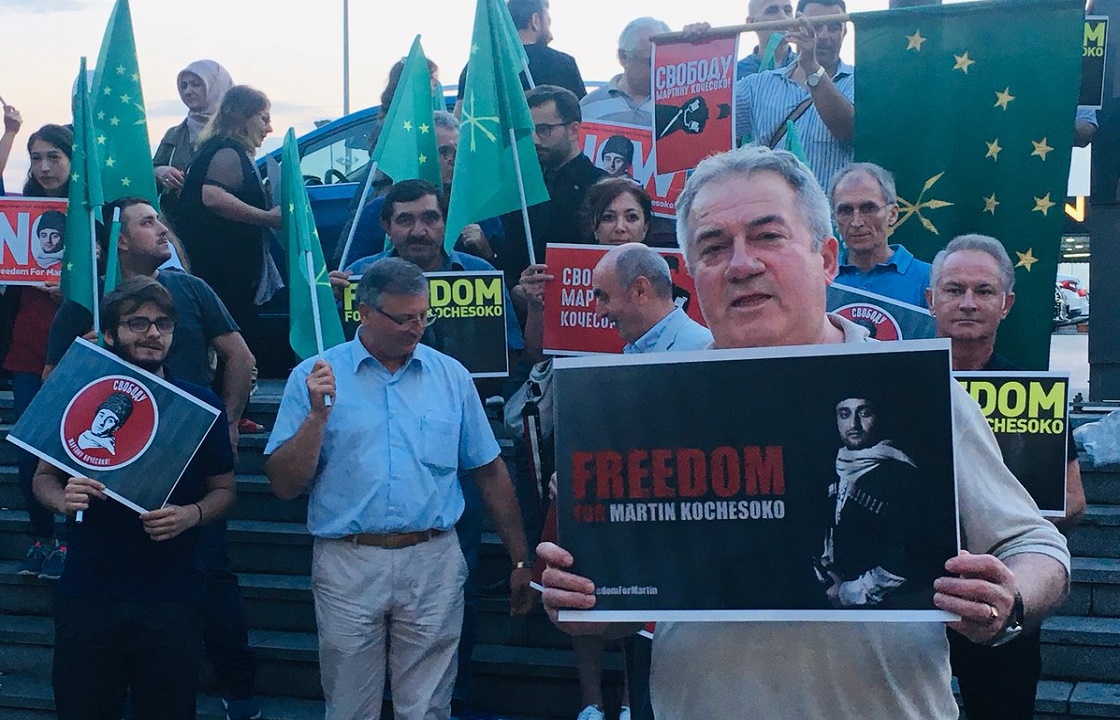 На стороне турции выступили. Мартин Кочесоко.