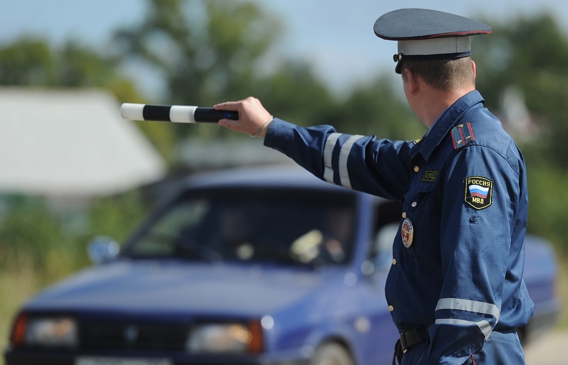 Сотрудник ГИБДД на Кубани помогал автоугонщикам легализовать иномарки