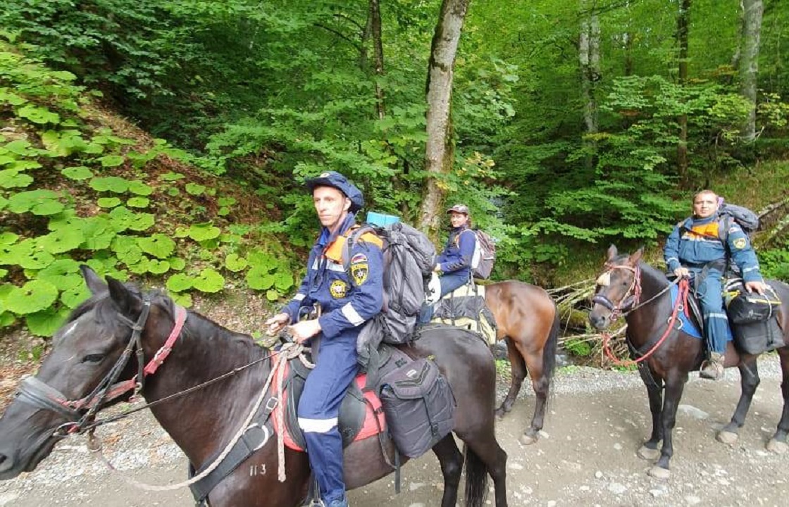 Спасатели нашли пропавшую в горах Сочи туристов. Видео