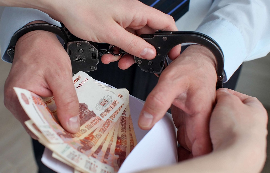 За взятку в 20 млн рублей и бутылку коньяка осужден бизнесмен из Ставропольского края