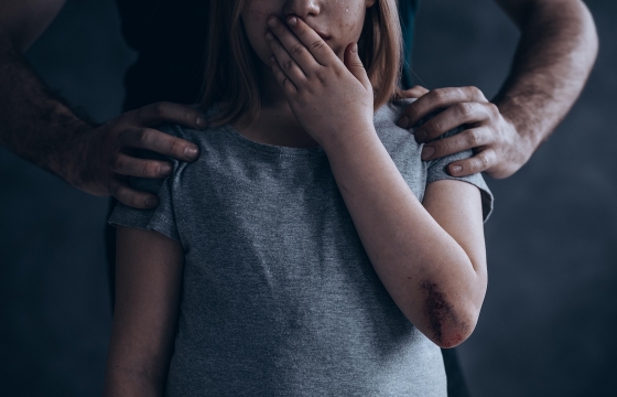 Житель Симферополя два года насиловал маленькую дочь