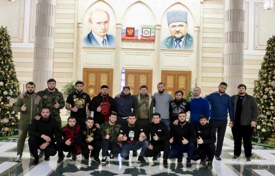 Заболевший ковидом боец ММА Хамзат Чимаев «скрыл» встречу с Кадыровым