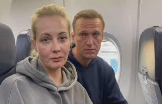 С «Победой» - в Шереметьево. Навальный вернулся в Россию