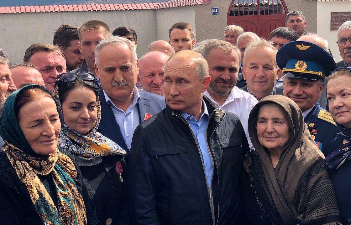 Путин поздравил дагестанцев со 100-летием республики