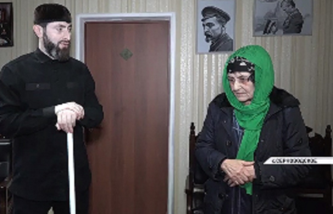 Чеченскую колдунью отчитали под портретом Дзержинского