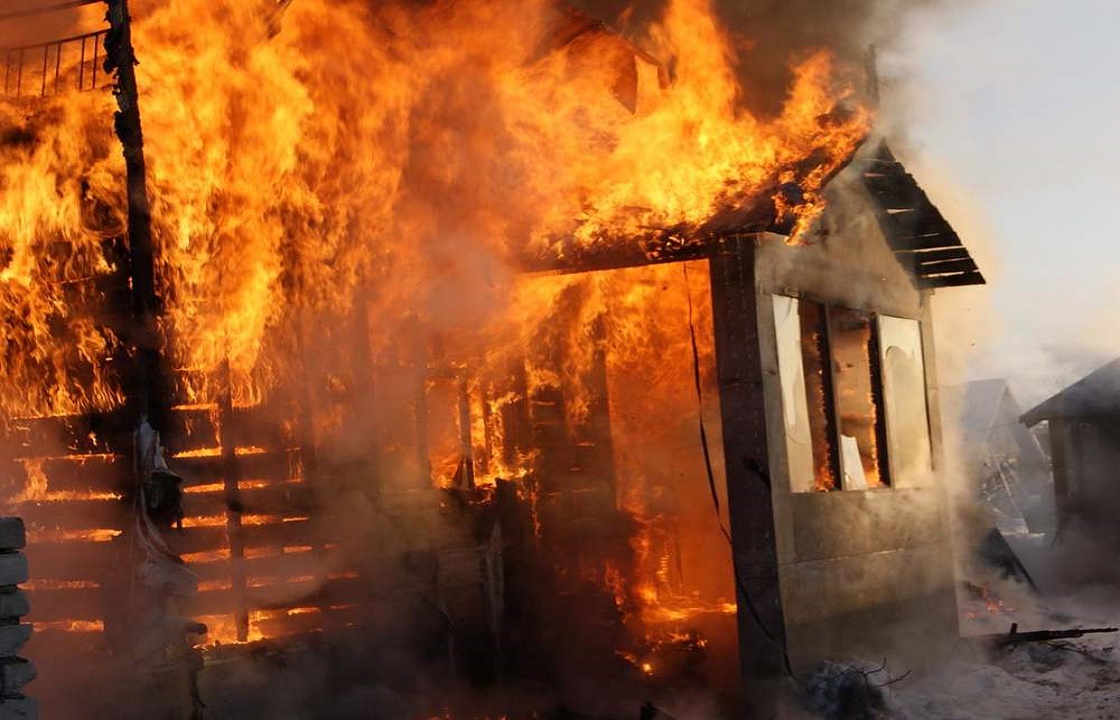 Двое мужчин заживо сгорели в Армавире