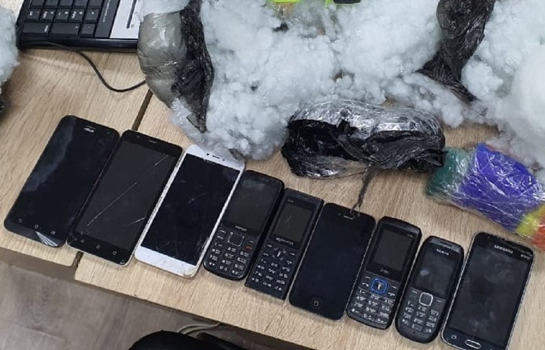 Девять телефонов пытались передать в исправительную колонию Краснодара