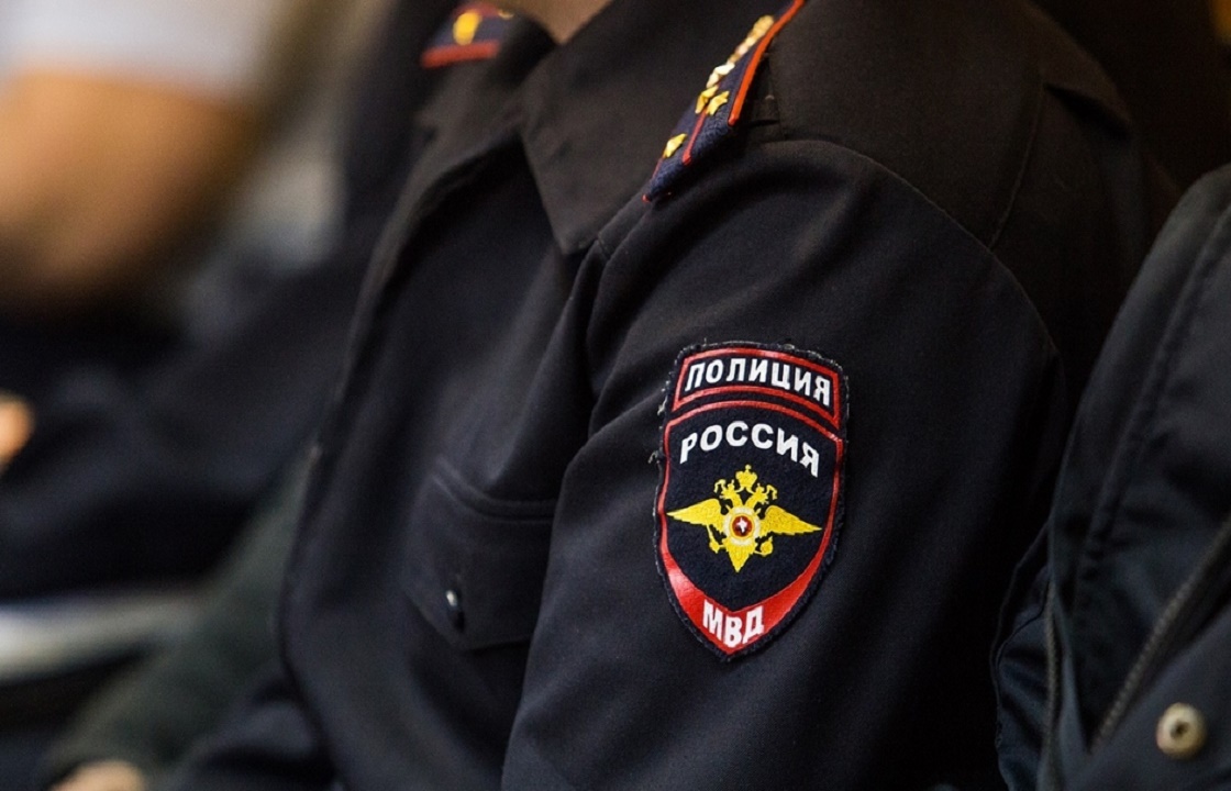 Волгоградские оперативники вымогали у закладчика наркотиков миллион рублей