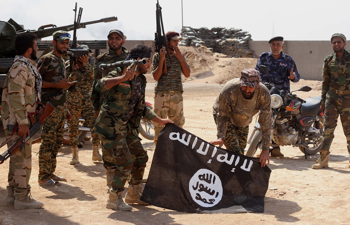 Жительница Махачкалы обманом перевела 150 тысяч боевикам ИГИЛ*