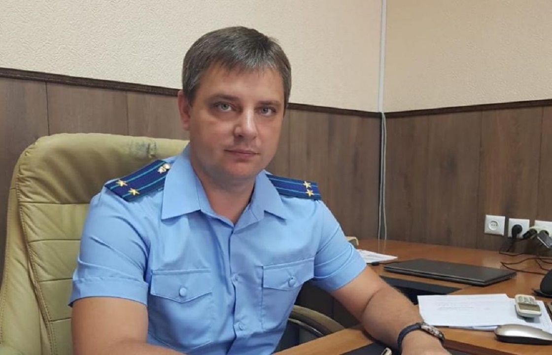 Получивший взятку экс-прокурор из Ростова остался на свободе