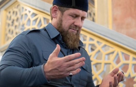 Кадыров запретил Навальному «трогать грязными руками» Коран