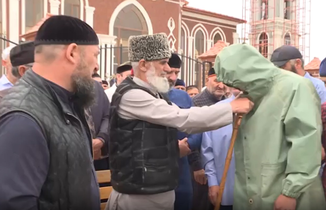 Власти Чечни примирили враждовавших 12 лет «кровников»