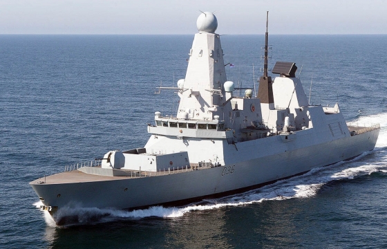Рядом с Крымом открыт предупредительный огонь по эсминцу Великобритании