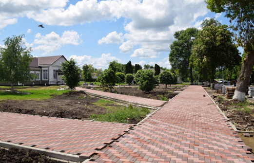 Благоустройство парков в Каневском районе завершили наполовину