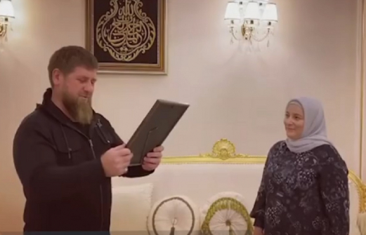 Кадыров передал своей жене благодарность от Путина
