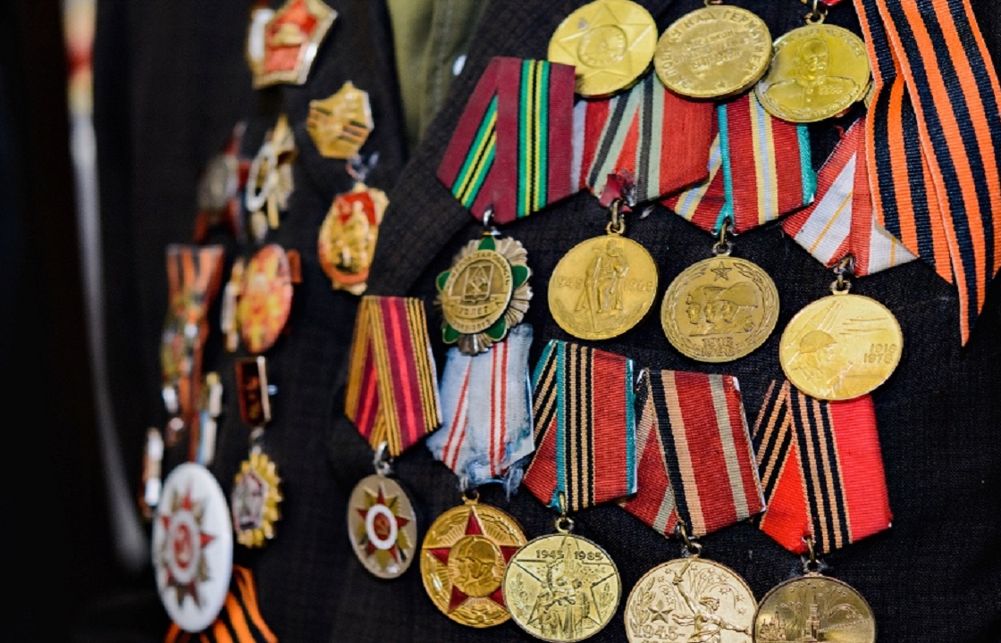Коллекционера из Волжского будут судить за торговлю юбилейными медалями