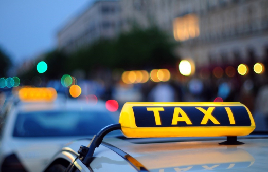 Таксист на Кубани украл 105 тысяч у пассажира