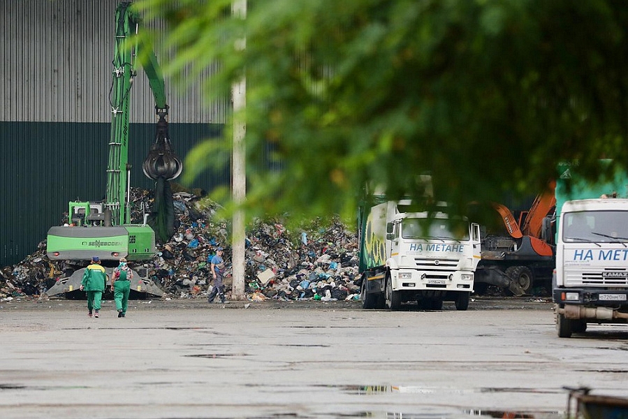 Сжечь или переработать? Какие мусорные заводы собираются построить на юге России после одобрения Путина